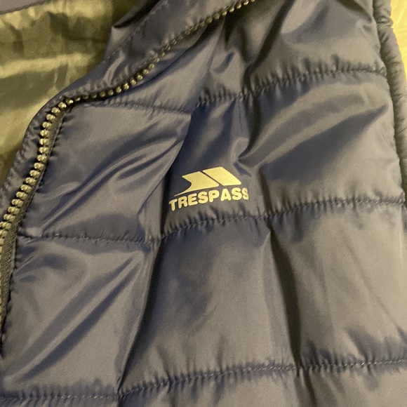 TRESPASS Puffer Man Vest size L color nay blue excellent condition - Picture 5 of 16